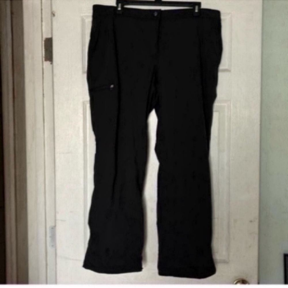 L.L. Bean Women's Black Cargo Pants Nylon